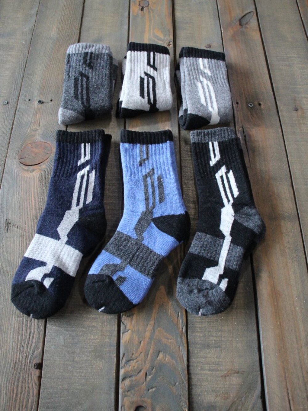 Boy's Merino Wool Hiking Socks Thick Cushion Crew 6 Pairs